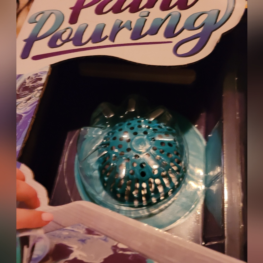 Paint Pouring Kit - Picture 5 of 6